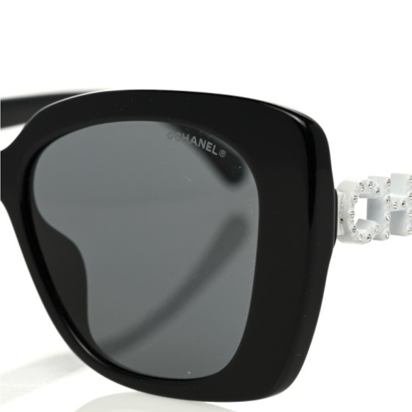 Authentic Chanel sunglasses. Great condition. - Picture 4 of 7